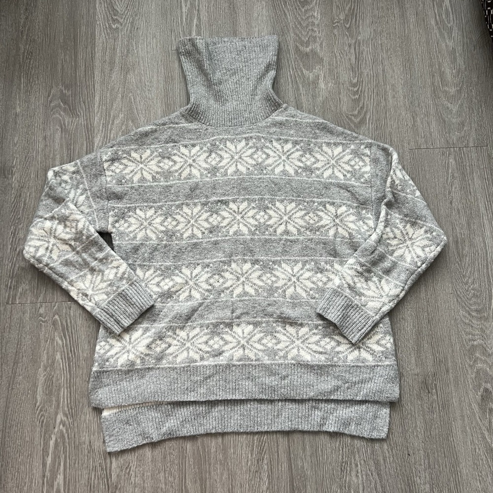 Cupcakes and Cashmere Gray Snowflake Cozy Vibes Pullover Turtleneck Sweater XL